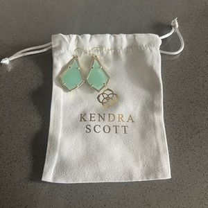 ✨ Kendra Scott Alex Drop Earrings in Green Chalcedony